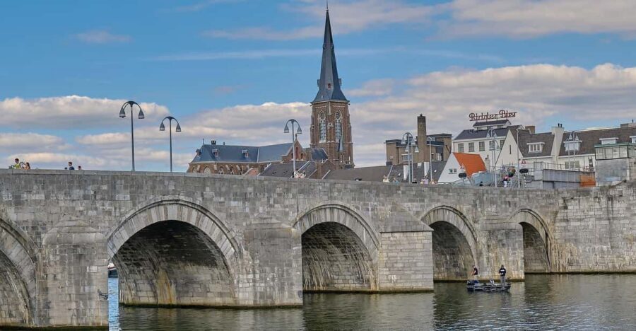 Maastricht: Day trip from Amsterdam with 3 country point - Key Points You’ll Care About