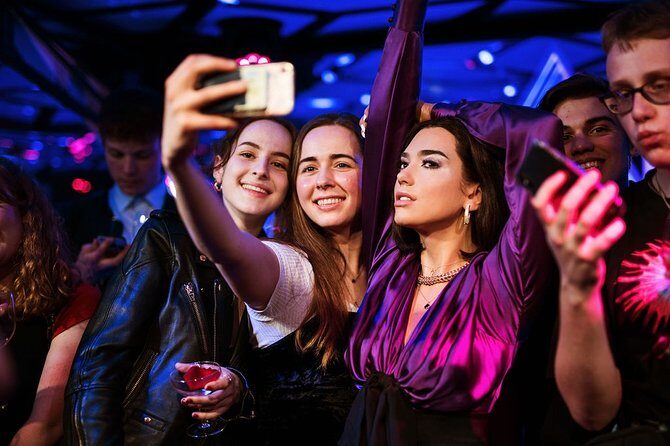 Madame Tussauds Amsterdam & 1-Hour Canal Cruise - Location reality check: Dam 20 is a smart base