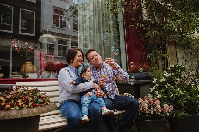 Memories for life - Photo shoots in Amsterdam with a professional photographer - Westermarkt Start to a 45-Minute Photo Rhythm