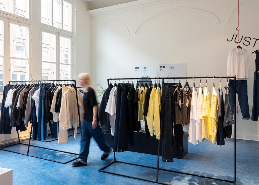 New Optimist: Atelier Visit & Shopping tour - Turning the tour into shopping: 30 minutes of limited pieces