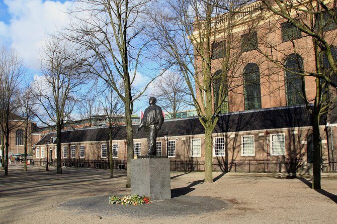 Private Amsterdam WW2 walking tour - Meeting point, pacing, and how the 2 hours feel