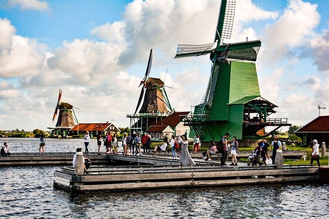 Private Daytrip Giethoorn and Windmills of Zaanse Schans from Amsterdam - Giethoorn: the canals, the thatched roofs, and an hour on the water