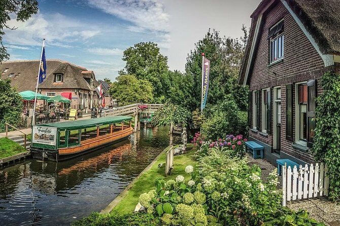 Private Giethoorn & Zaanse Schans Windmills Sightseeing Tour from Amsterdam - A private Amsterdam-to-the-country road day that actually feels easy
