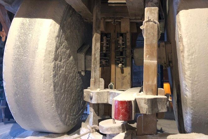 Private Giethoorn & Zaanse Schans Windmills Sightseeing Tour from Amsterdam - Molen De Kat: the last-working paint mill detail you’ll remember