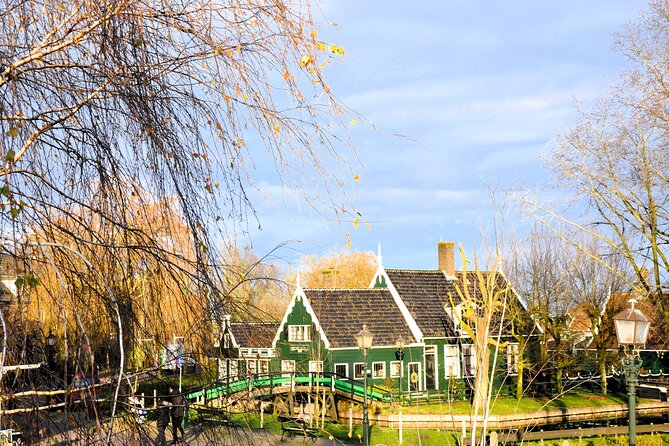 Private Guided Keukenhof Gardens and Zaanse Schans Tour - Keukenhof gardens at your 12:30 slot: tulips, crowds, and expectations