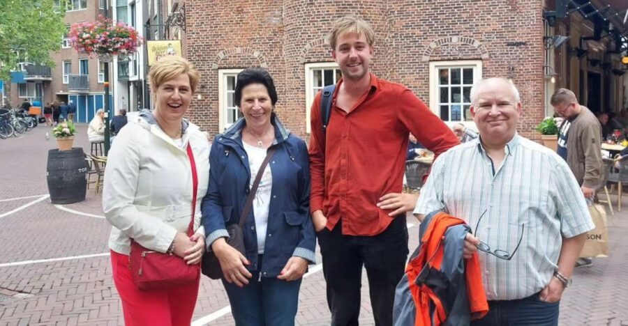 Private half-day Delft and The Hague tour - Why Delft and The Hague work so well together