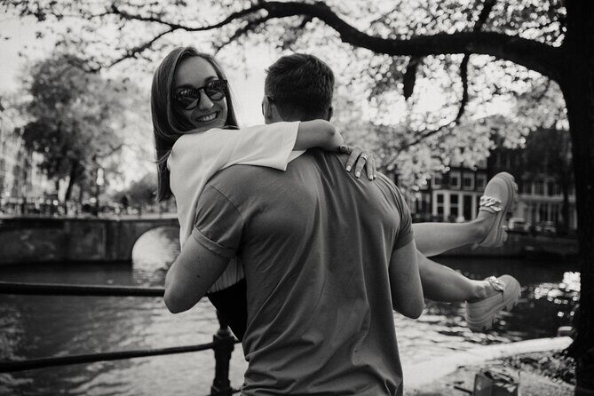 Private Love Story Photowalk Experience - English guidance and a private group size that actually helps
