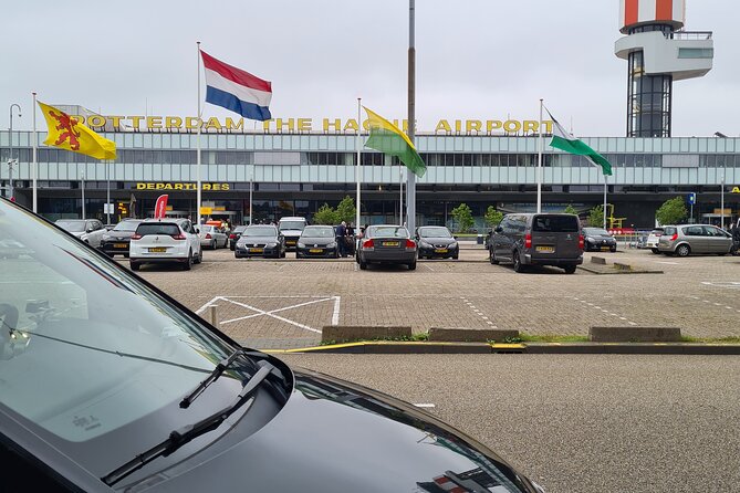 Private Minivan Transfer from Rotterdam - Route flexibility: how Delft-style stops can work