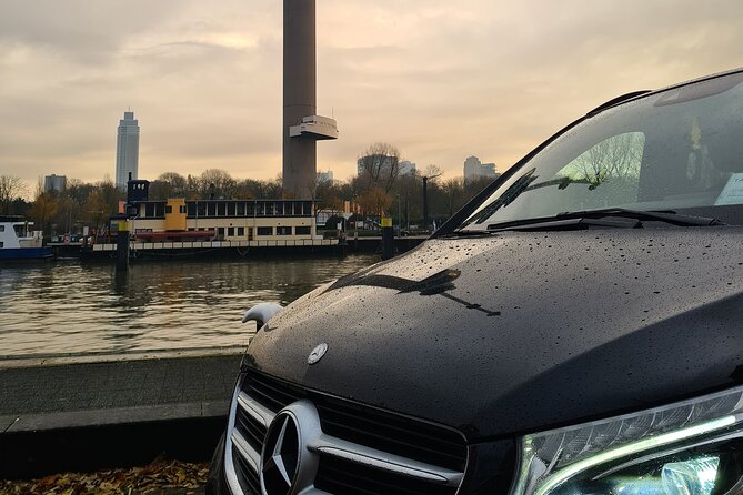 Private Minivan Transfer from Rotterdam - Driver communication: what makes the difference on travel mornings