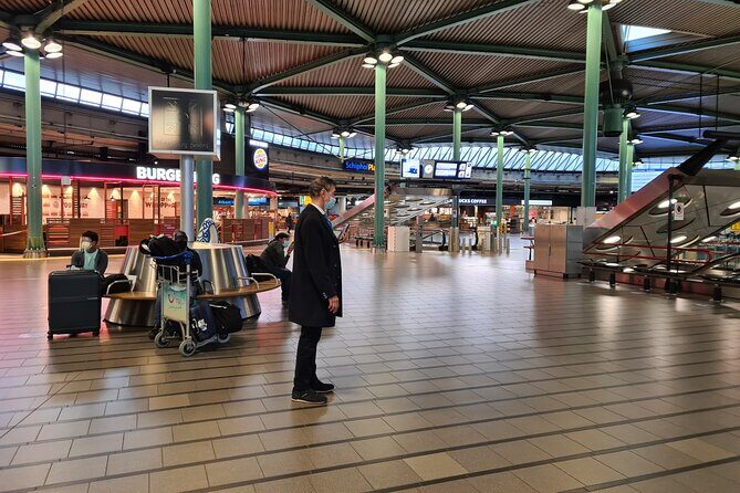 Private Minivan transfer to Rotterdam - Group size and luggage: the minivan setup that keeps things comfortable