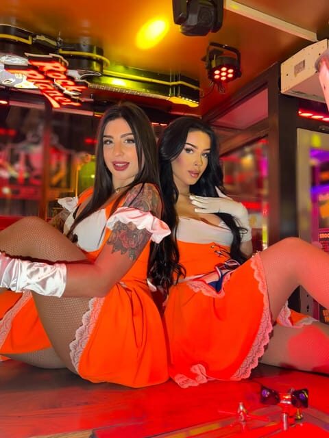 Private Red Light Tour City Center with Beer Maid Guide - Dutch beers and the extra free shot rule