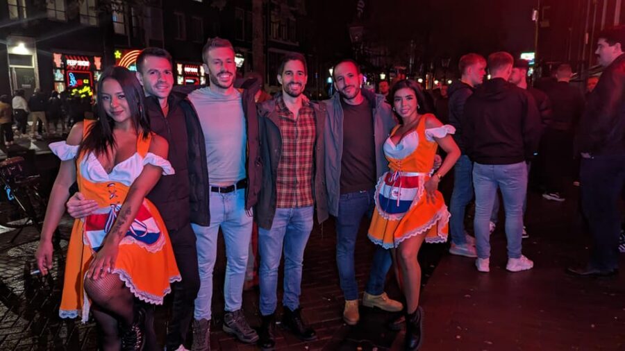 Private Red Light Tour City Center with Beer Maid Guide - Comfort and access: what the tour says about it