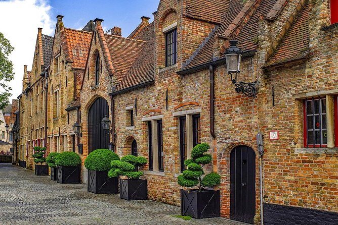 Private sightseeing tour to Bruges and chocolate from Amsterdam - Amsterdam to Bruges in one long day: why the start is early