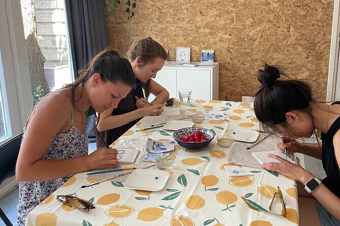Private Souvenir Creation in Dutch Delft Blue from Netherlands - Getting Oriented: How Delft Blue Is Explained in a Way You Can Use