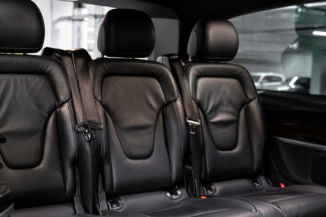 Private Taxi Airport Transfer to or from Schiphol Airport (AMS) - Return to AMS: setting the pickup window for early flights