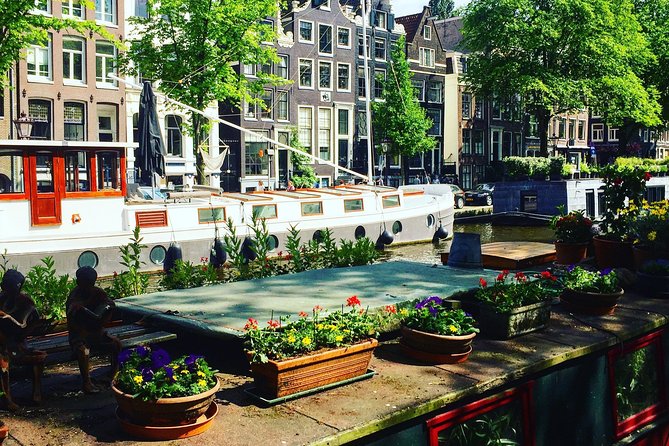Private Tour: Amsterdam's City Highlights and Hidden Gems - De Wallen Area: The Famous Red Light District Through Its Setting