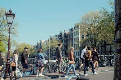 Private Tour: Amsterdam's City Highlights and Hidden Gems - Dam Square: The Heartbeat of a City Over 700 Years Old