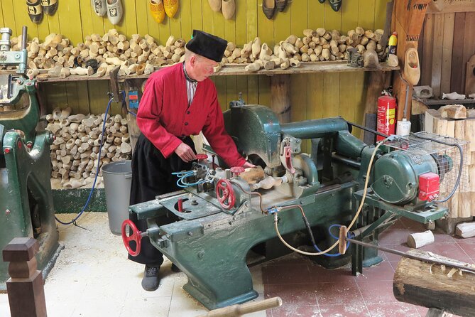 Private Tour of Simonehoeve Cheese Farm and Clog Factory - Inside the cheese farm: tasting plus a quick production overview
