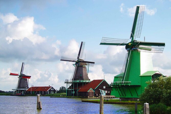 Private Tour to Giethoorn with boat and Zaanse Schans windmills - Should you book this Giethoorn and Zaanse Schans private day?