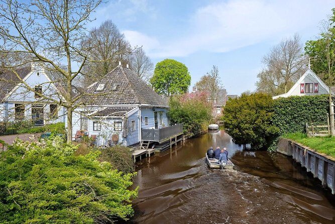 Private Tour Zaanse Schans Windmills and Volendam in Jaguar - Should You Book This Jaguar Tour to Volendam and Zaanse Schans?