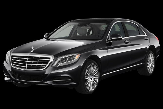 Private transfer between Rotterdam - Amsterdam (incl. Schiphol airport) - The ride: limo or private minivan, with Wi-Fi and water
