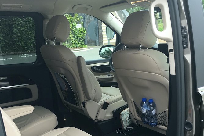 Private transfer Schiphol (AMS) to or from Rotterdam - The Ride Details: WiFi, Water, and a Car That Doesn’t Feel Like a Compromise