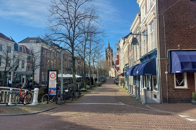 Private Walking Tour of Delft: Dive into the Dutch Golden Age - Oude Delft canal and the Gemeenlandshuis van Delfland: why Dutch survival was organized