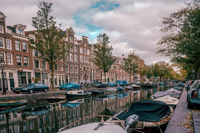 Professional Photo Shoot in Amsterdam - Where the Shoot Starts: Stationsplein 15 and the Quick Path Into Amsterdam