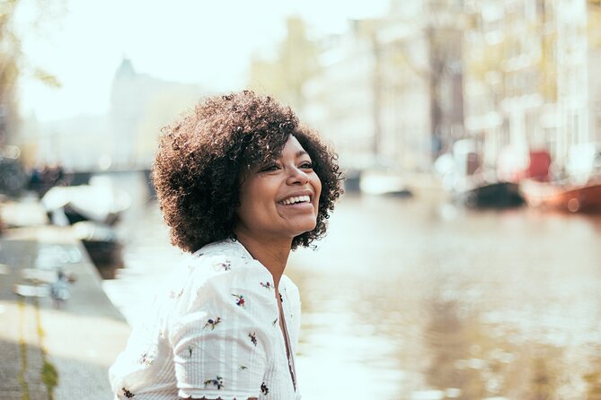 Professional Tinder Photo Session in Amsterdam - The Meeting Point on Brouwersgracht: Where the Shoot Starts