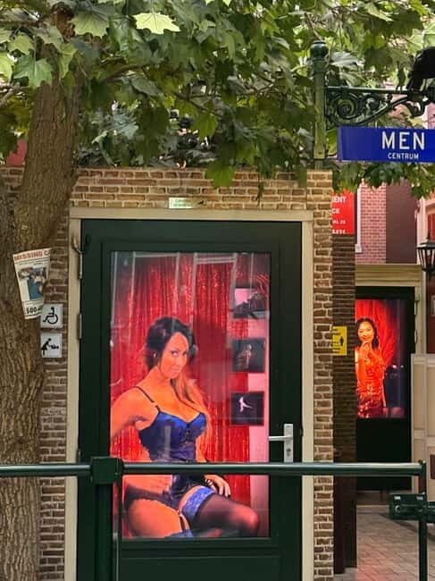 REDKULT: Red Light District & Historical City Center - Grachtengordel Canals: Seeing the City’s “Frame” Before the Flashier Stops