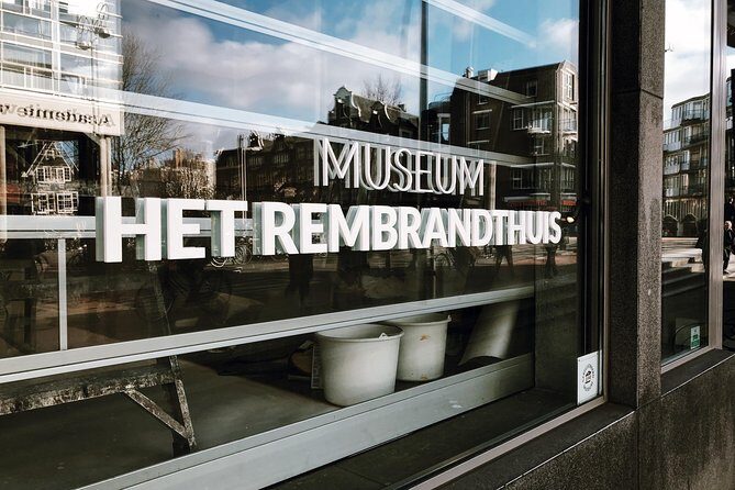 Rembrandt House & Neighborhood Exclusive Guided Walking Tour - Jodenbuurt: walking into context before the house museum
