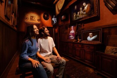 Rembrandts Experience Amsterdam Admission Ticket - Two Rooms, One Story: Video, Music, And Special Effects