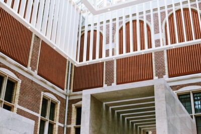 Rijksmuseum & Amsterdam City Center - Exclusive Guided Tour - The post-lunch walking route through canal life and city-center landmarks
