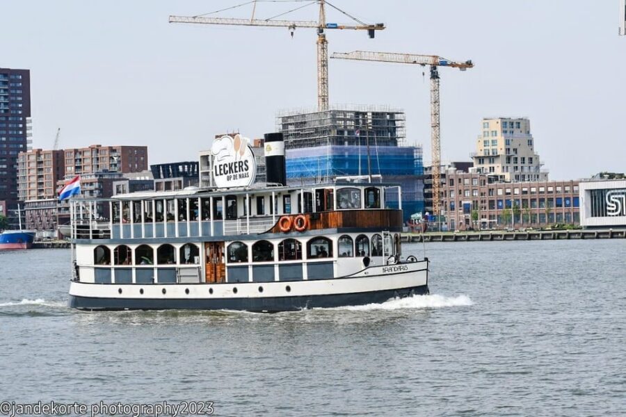 Rotterdam: 2.5-Hour Leckers Boat Cruise and Buffet - A 2.5-hour port cruise built around real comfort