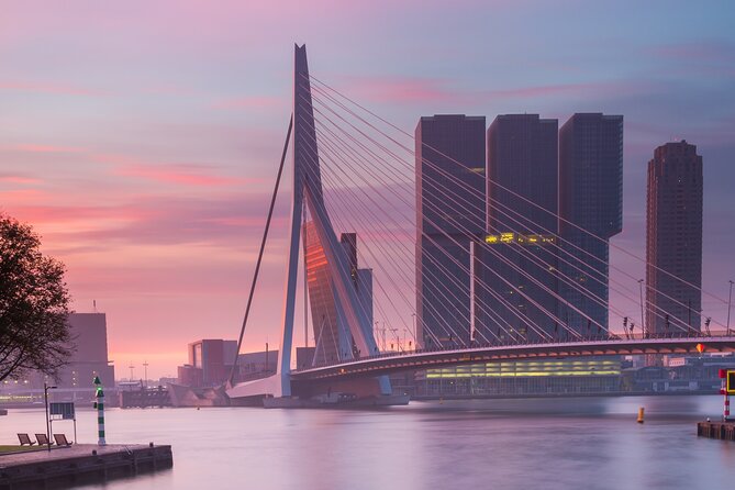 Rotterdam: City Walk Audio Guide in 7 Languages on your Phone - What you’re really booking: a GPS audio walk, not a guided tour
