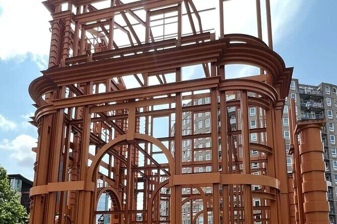Rotterdam: Private Tour with Local Guide + Cube House visit - St. Laurenskerk and Erasmus: a tower that lived through bombing