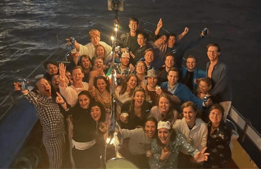 Rotterdam: Pub Cruise with Drinks and Bites - Should you book the Borrelboot Rotterdam pub cruise?
