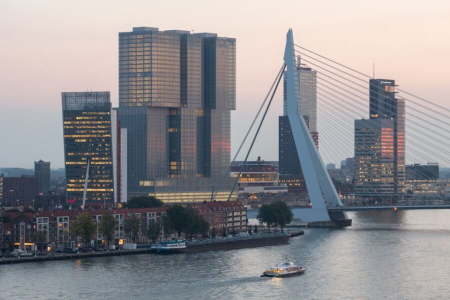 Rotterdam: Wilhelminapier, High-rise & floating architecture - Getting the Big Picture of De Rotterdam