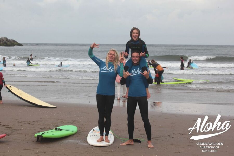 Scheveningen Beach: 1,5 hour Surf experience for families - The 1.5-hour flow: gear on, then waves right away