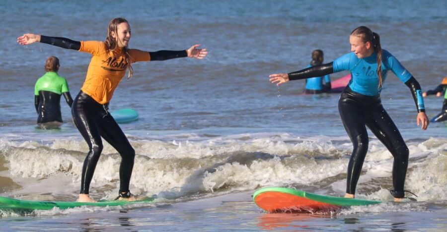 Scheveningen Full-day Surfing lessons with Lunch - Your Morning: Theory and Safety with a Certified Instructor