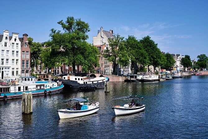 Short canal trip in German: Amsterdam in an hour - Price check: is $96 worth it for an hour on the water?