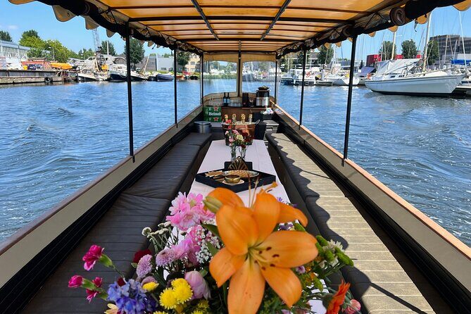 Small-Group Luxury Canal Cruise with Local Skipper - Canal houses of the 17th century: luxury that still looks lived-in