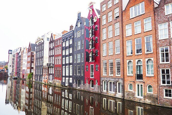 Small-Group Women's History Tour in Amsterdam - Begijnhof finale: a quiet women’s enclave if the doors are open