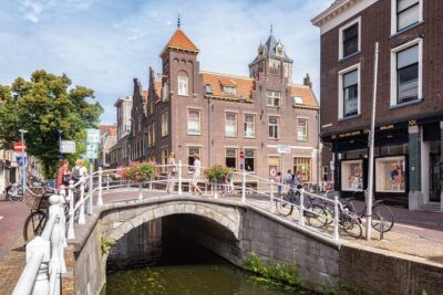 The Blue's Clues in Delft Exploration Game and Tour - Oostpoort to Koornmarkt: start at a real city gate