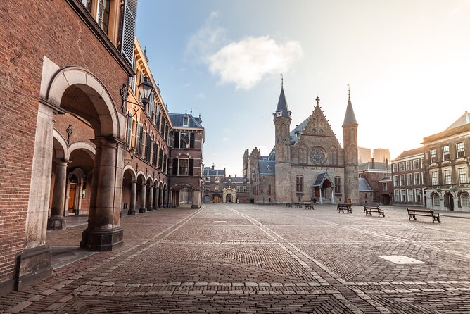 The Hague: City Walk Audio Guide in 7 Languages on your Phone - Binnenhof and the Ridderzaal: politics you can actually walk through