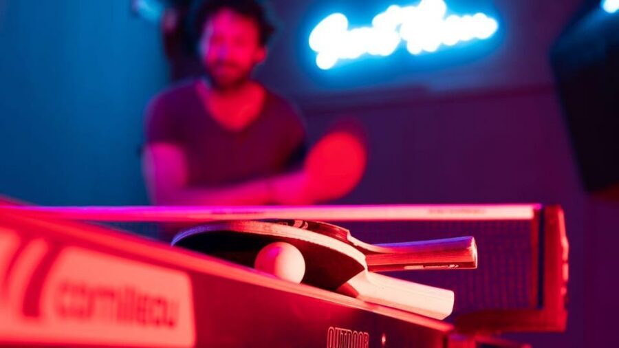 The Hague: Ping Pong Table Rental at a Secret Ping Pong Bar - Finding Secret Ping Pong The Hague (It’s inside Amaze VR)