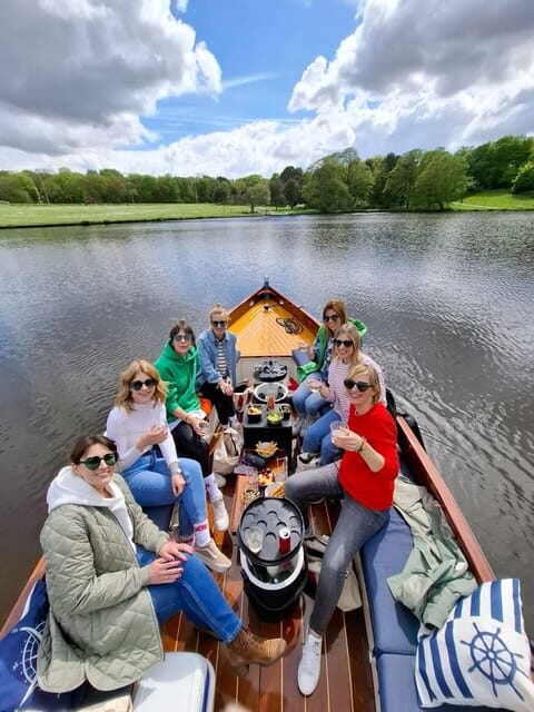 The Hague: Private Boattour up to 10 persons - The Hague Center route: what to expect during the 75 minutes