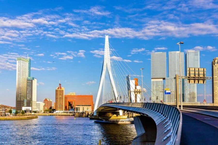 The Hague: Private Custom Walking Tour With A Local Guide - Main tourist sights on foot: more than a photo tour
