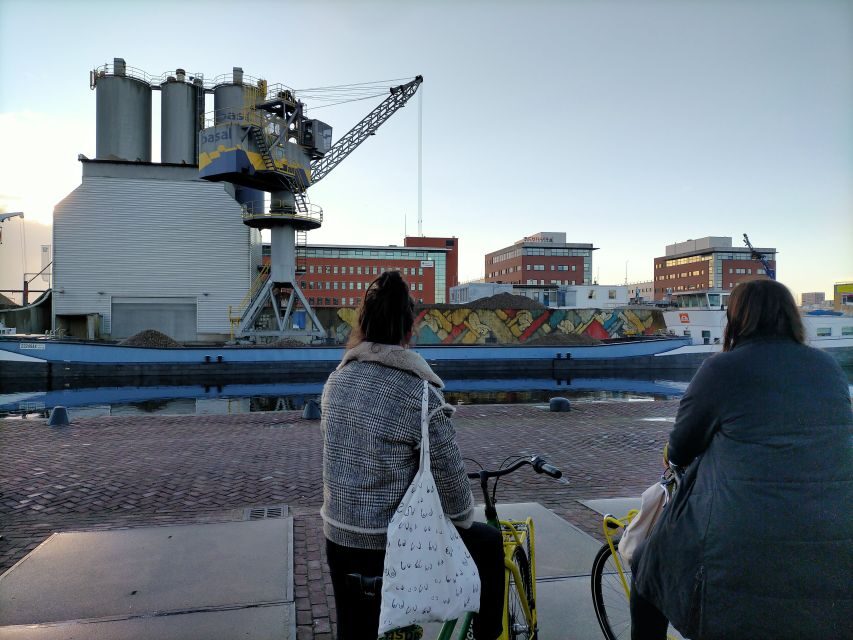 The Hague: Street Art Tour by Bike - Start at Paviljoensgracht 131: smooth meeting, real convenience