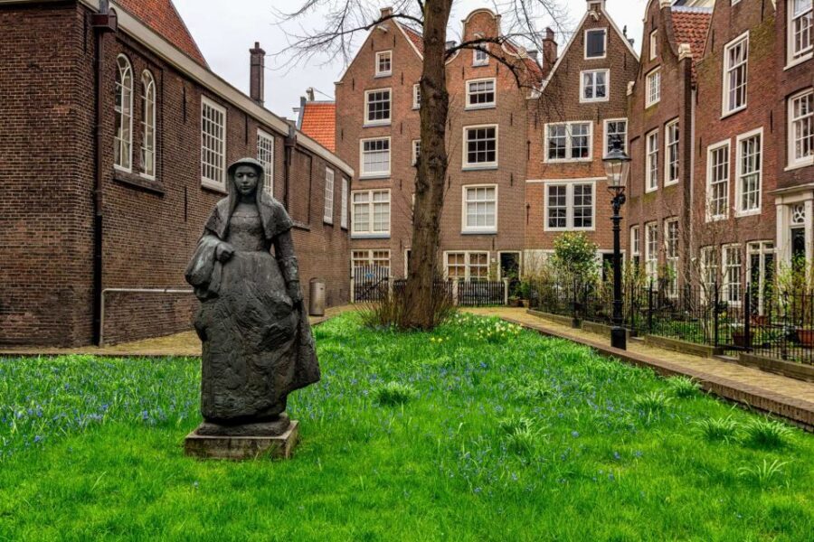 The True Story of Anne Frank's Diary Private Guided Tour - Meeting in the Right Place: Huis van de Tijd (and What That Means)